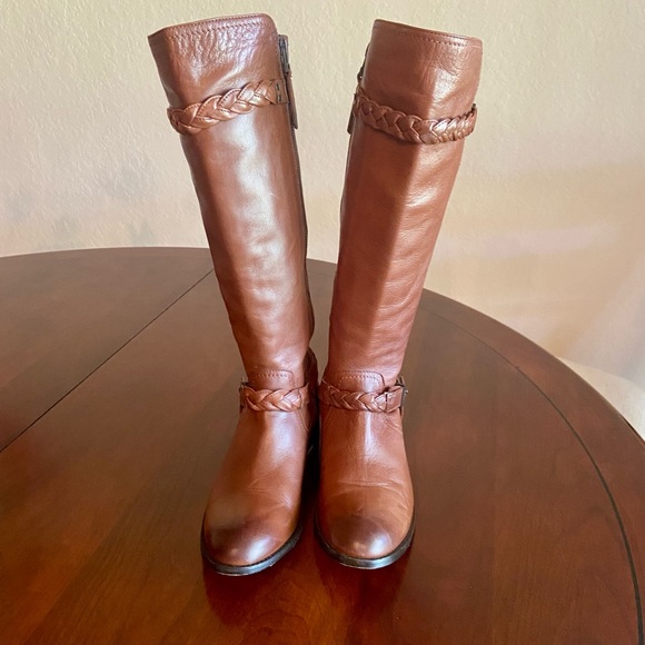 JOHNSTON & MURPHY BOOTS - Picture 1 of 13